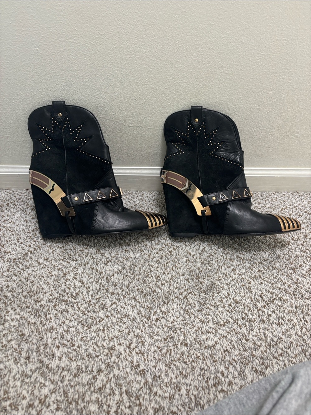Ivy Kirzhner Revolver embellished western boots